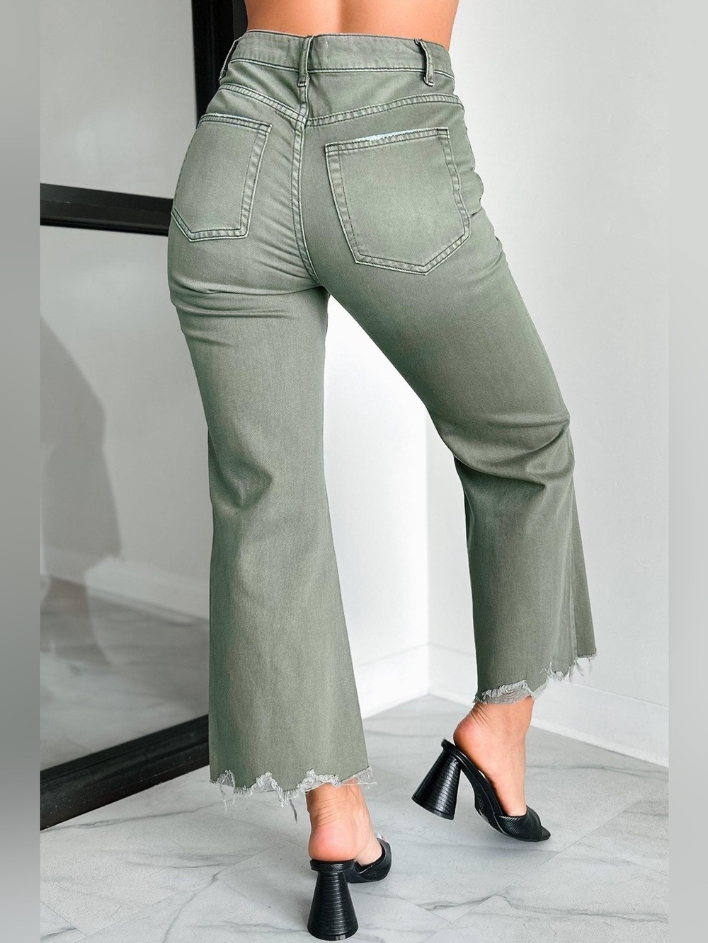 Vervet Vintage Crop Flare Distressed Jeans Army Green Size 30 NWT - Picture 10 of 10
